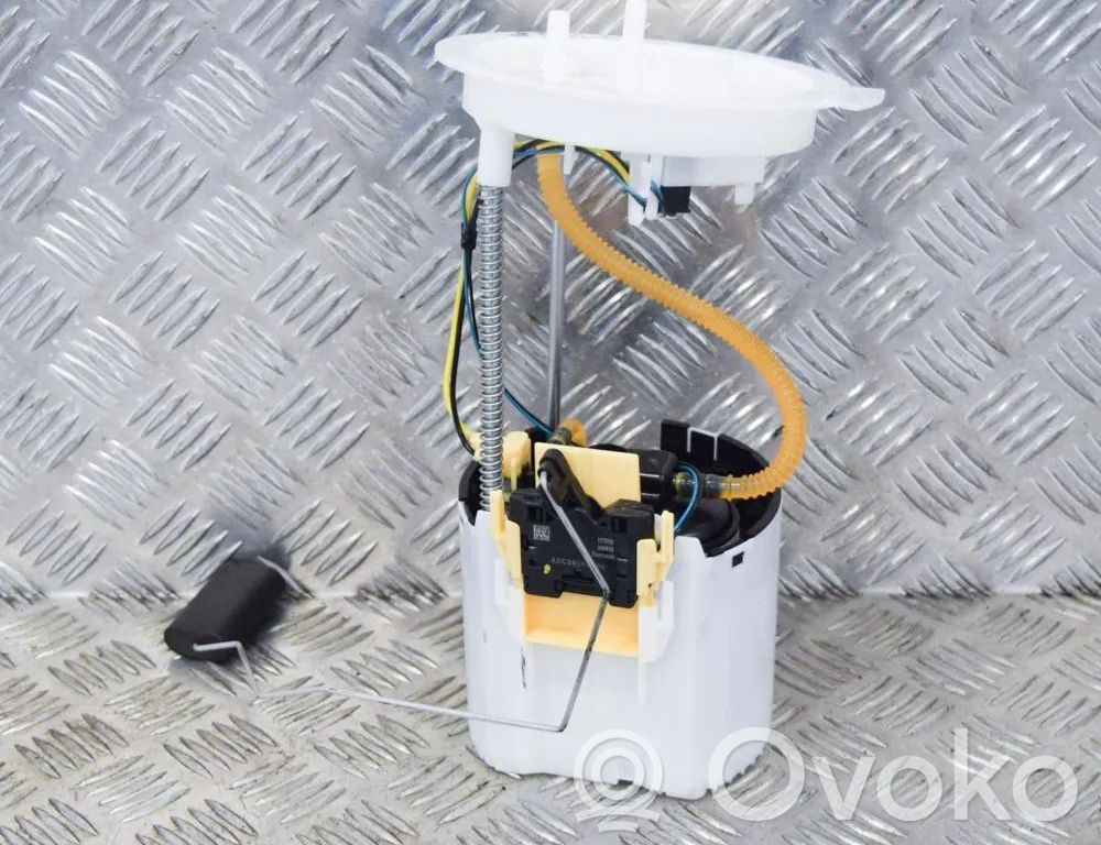 Volvo XC40 Bomba interna de combustible 