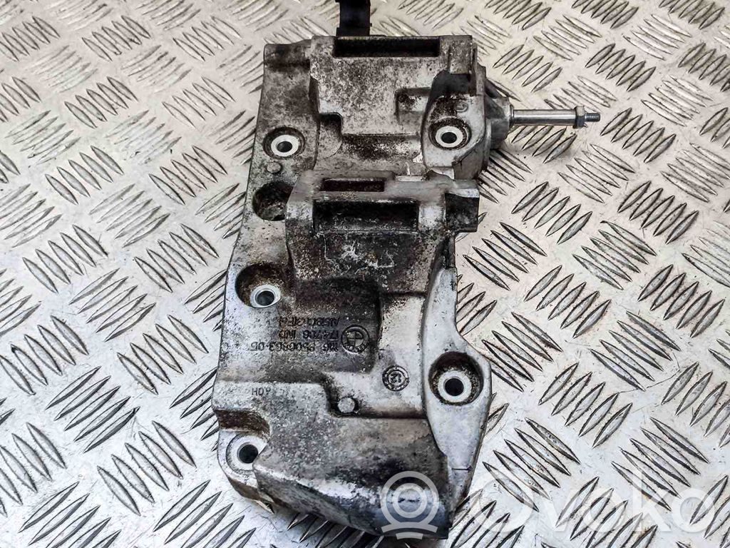 BMW 3 F30 F35 F31 Supporto del generatore/alternatore