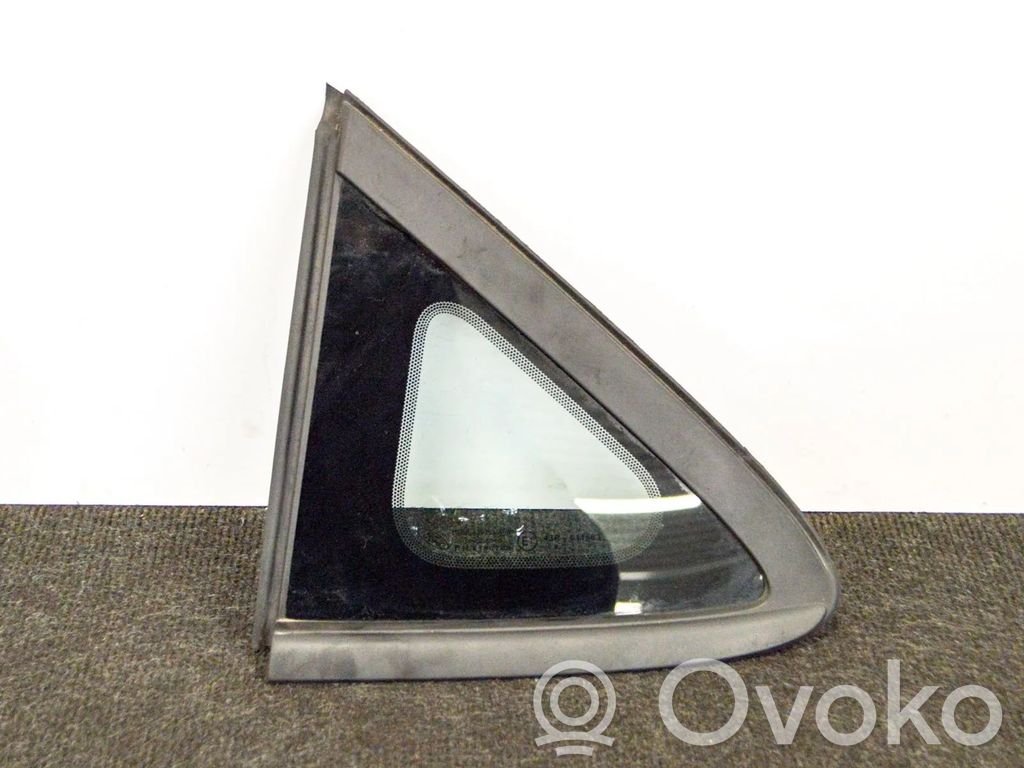 Ford Fiesta Vidrio lateral trasero 