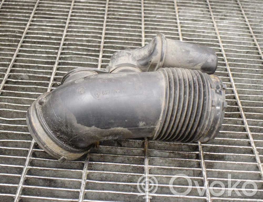 BMW 3 E90 E91 Air intake duct part 