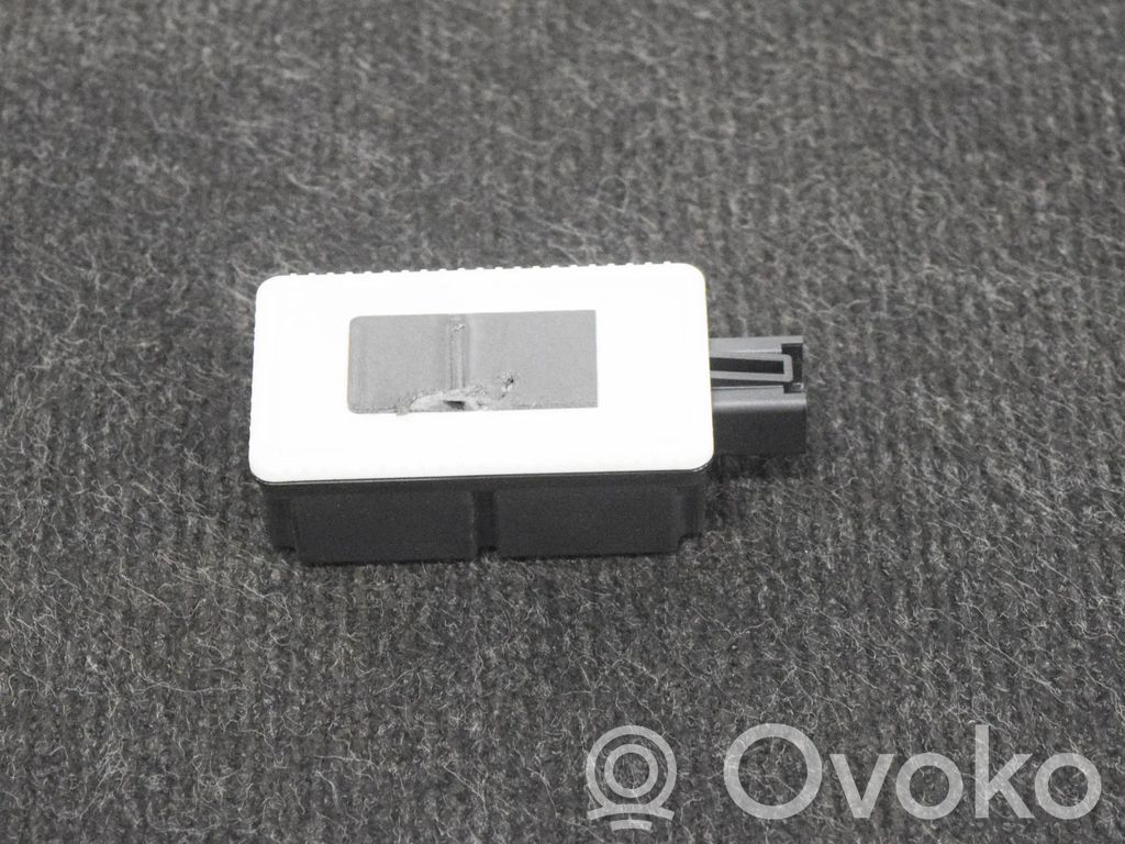 Volvo XC70 Keyless system antenna 