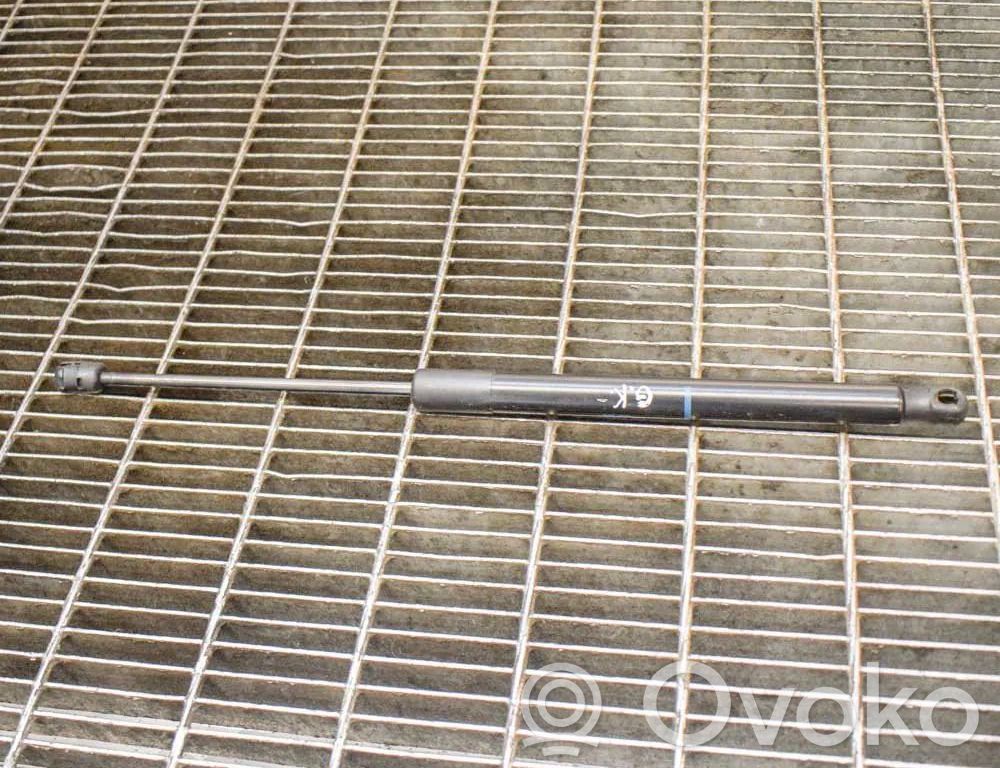 Audi Q3 8U Tailgate/trunk strut/damper 