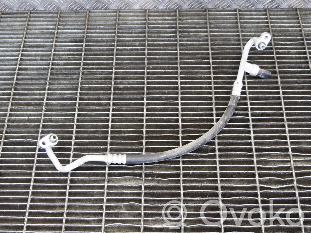 Tesla Model 3 Ilmastointilaitteen putki (A/C) 