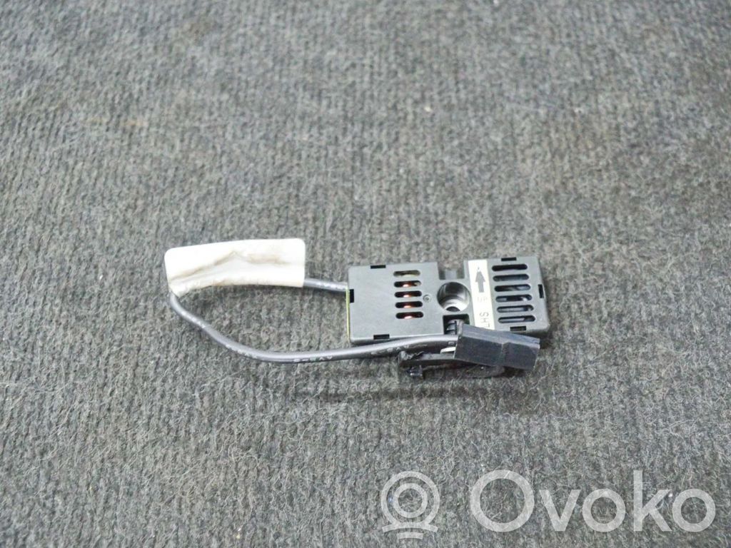 Tesla Model S Antenas filtrs 