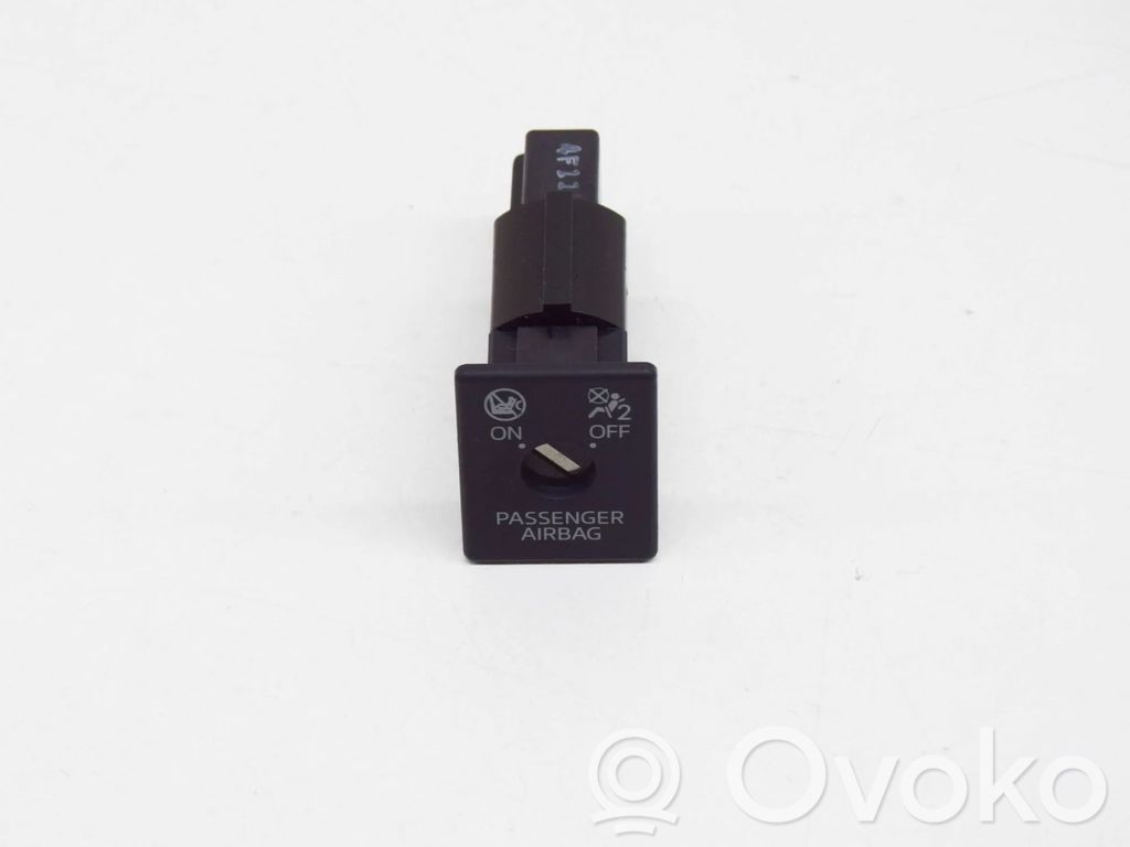 Mazda 6 Passenger airbag on/off switch 