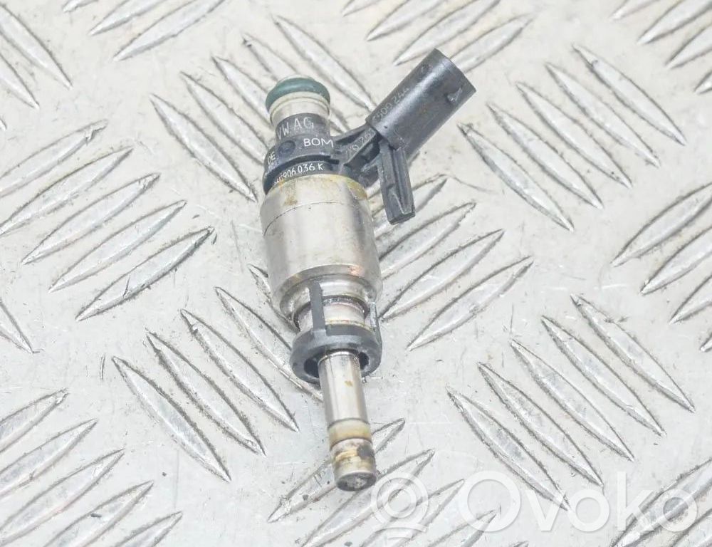 Volkswagen Golf VII Inyector de combustible 