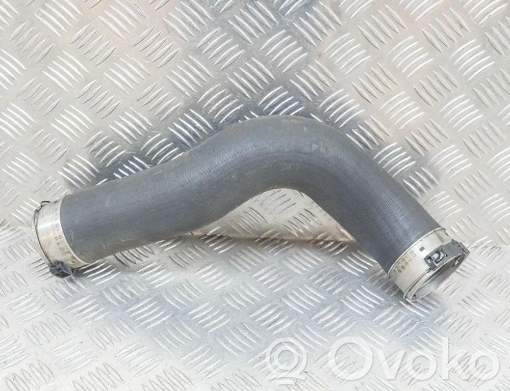 BMW 5 F10 F11 Wąż / Rura intercoolera 