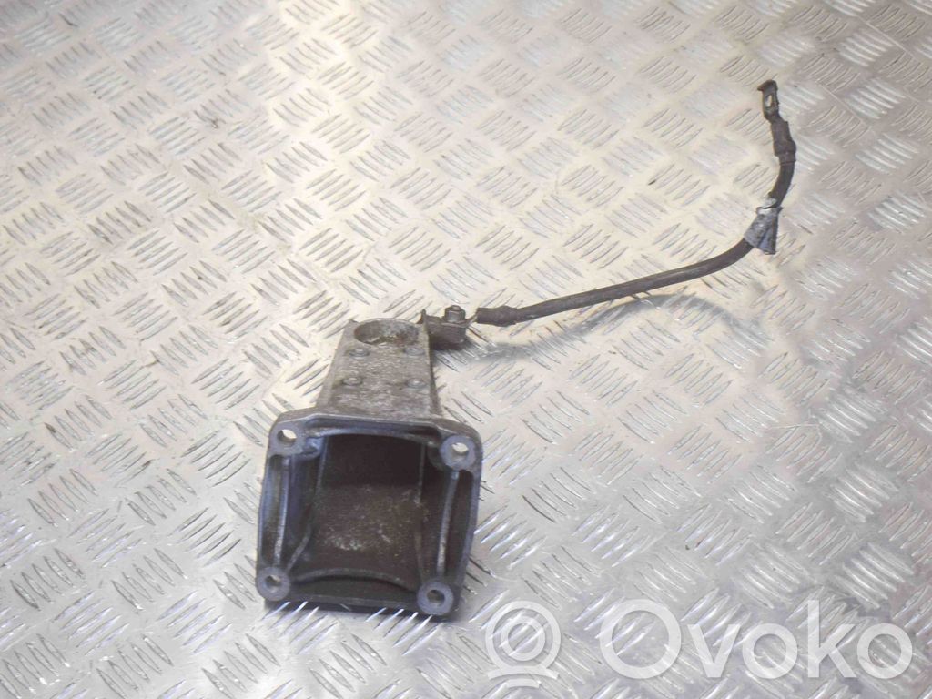 BMW 6 E63 E64 Engine mounting bracket 