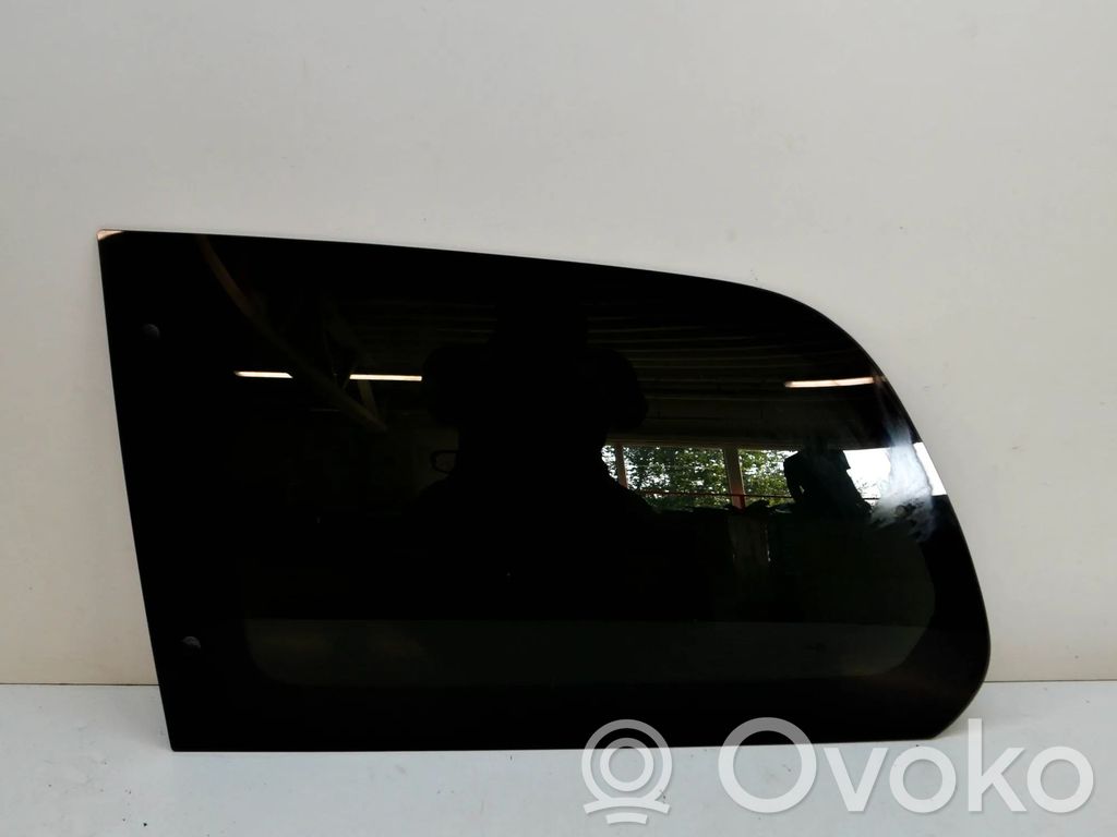 KIA Carnival Takasivuikkuna/-lasi 