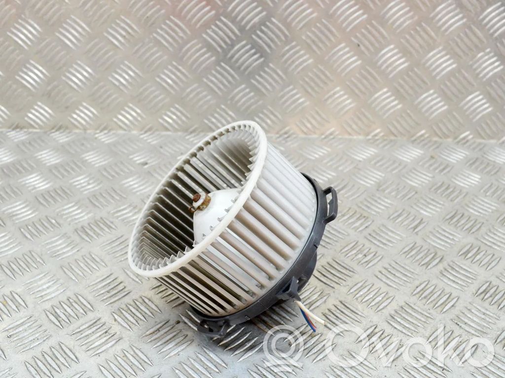 Mazda 5 Mazā radiatora ventilators 