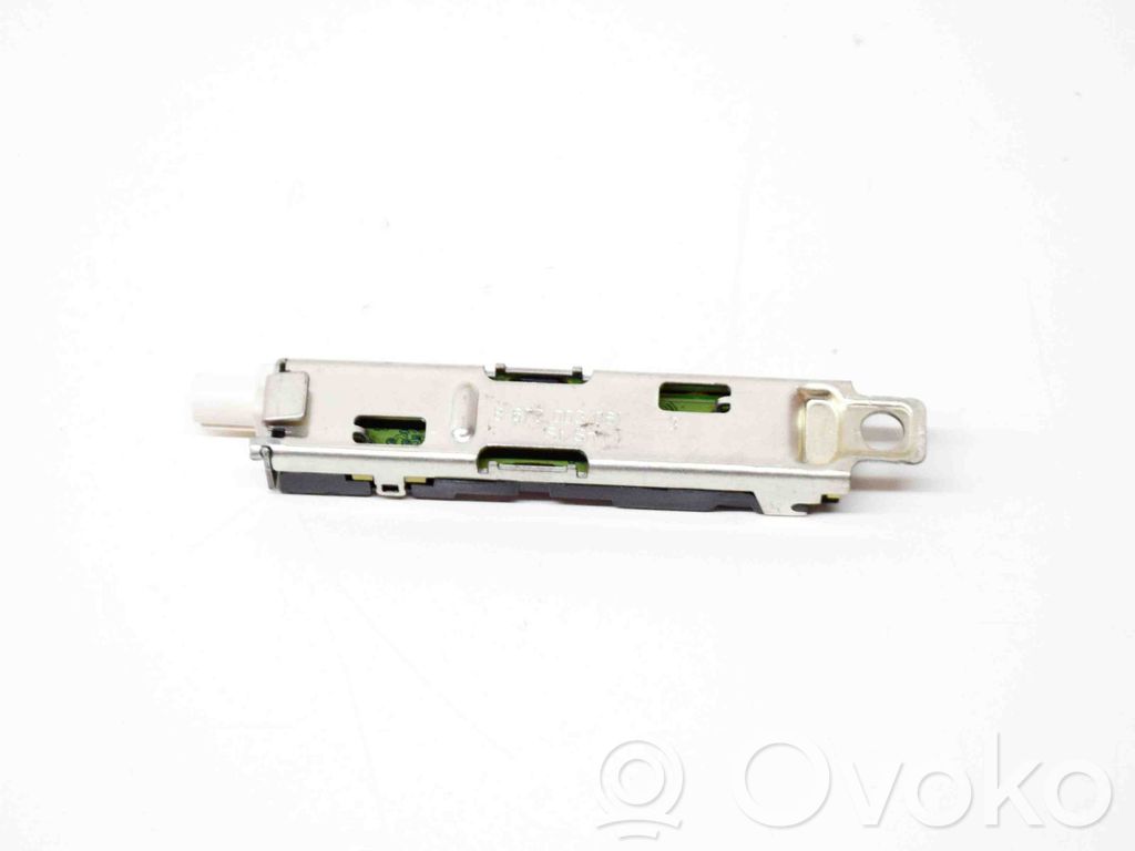 Volkswagen Scirocco Aerial antenna amplifier 