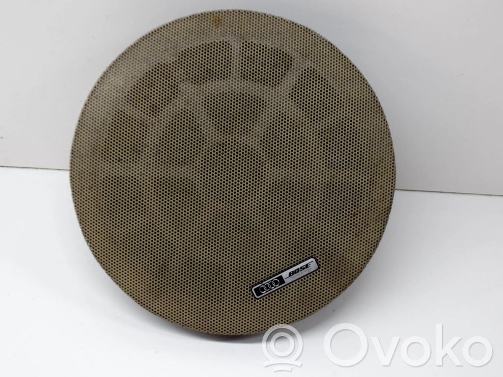 Audi A8 S8 D2 4D Takaoven kaiutin 