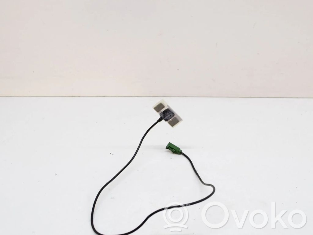 Tesla Model S GPS-pystyantenni 
