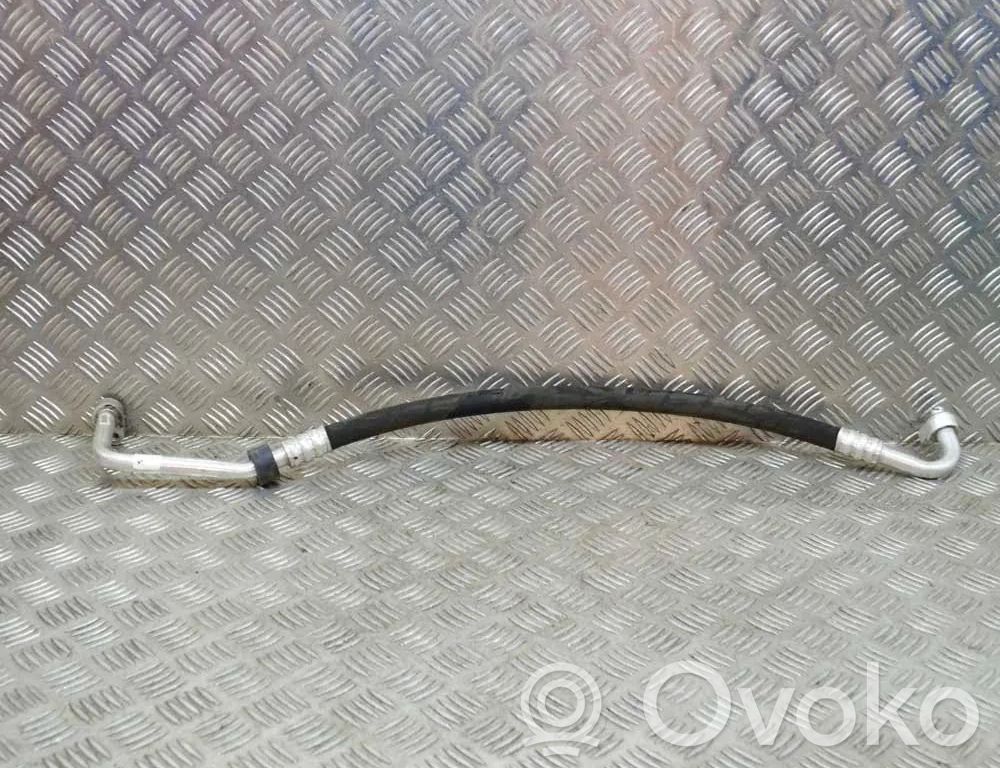 BMW i3 Ilmastointilaitteen putki (A/C) 