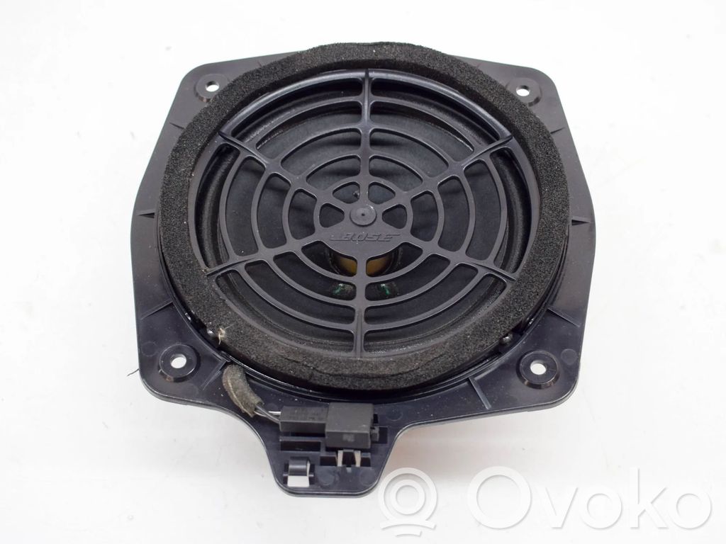 Audi A4 S4 B6 8E 8H Takaoven kaiutin