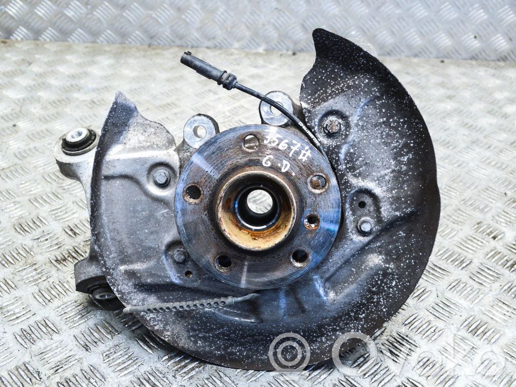Cubo de rueda trasera   6863444