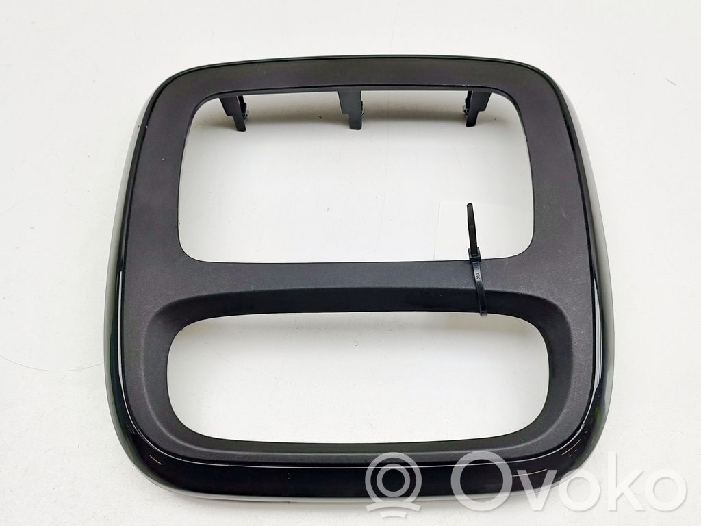 Opel Vivaro Konsola środkowa / Radio / GPS 