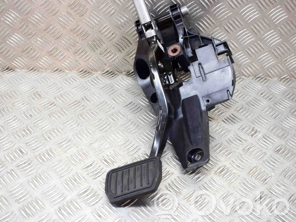 Pedal de freno   104469200D