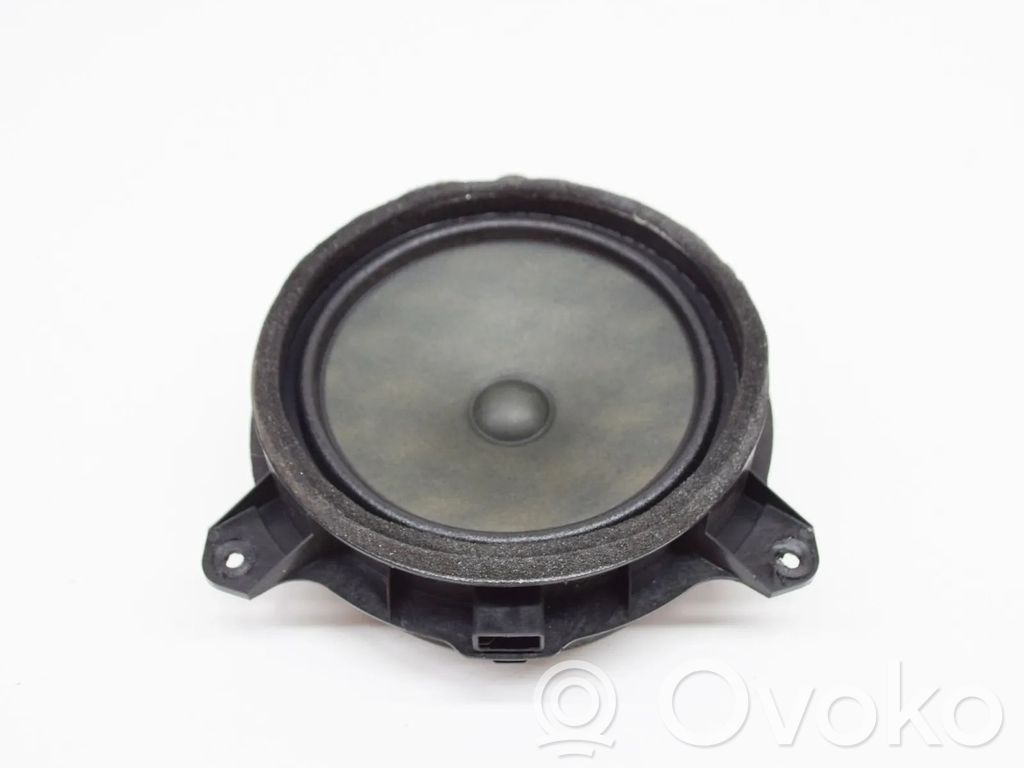 Toyota Prius (XW50) Enceinte de porte arrière