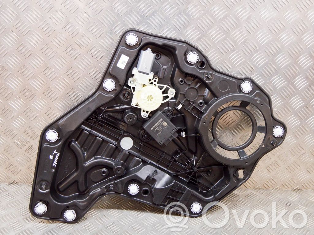 Ford Fiesta Elektryczny podnośnik szyby drzwi tylnych 