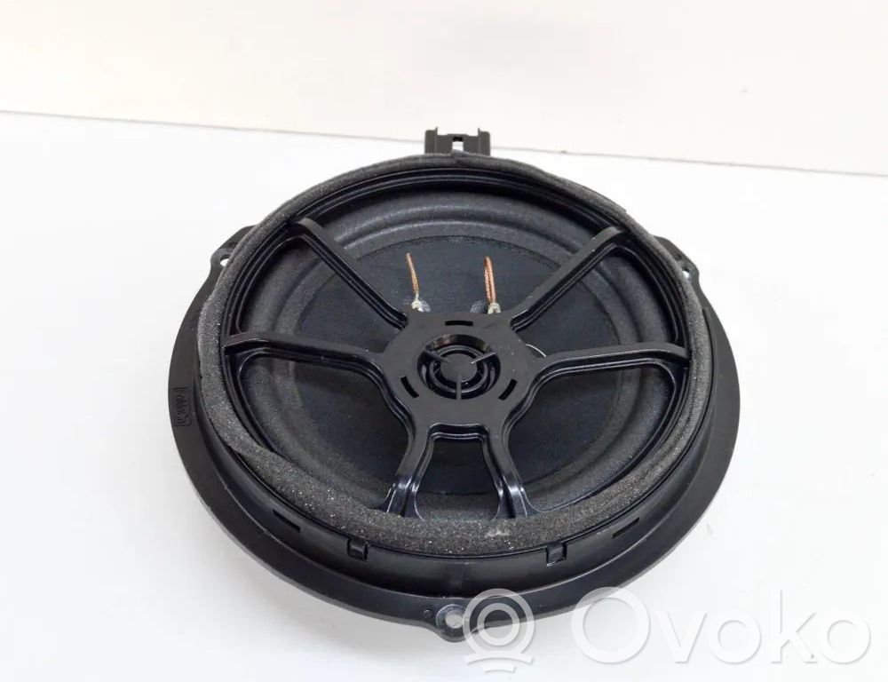 Ford Puma Takaoven kaiutin 