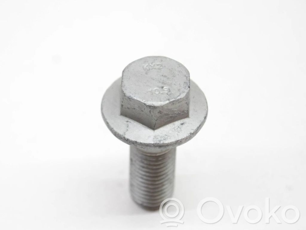 Nuts/bolts   6772428,34116772428