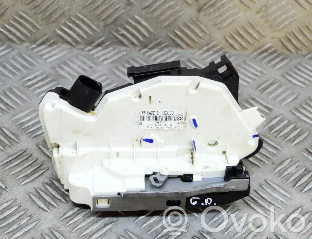Volkswagen Amarok Zamek drzwi tylnych 
