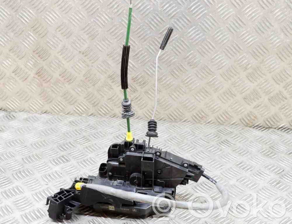 Mercedes-Benz C W205 Serratura portiera anteriore