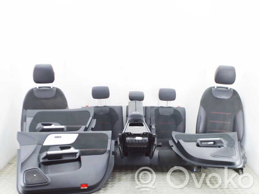 Mercedes-Benz EQA Juego interior 