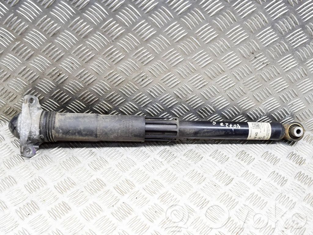 Volkswagen Golf VIII Amortiguador trasero