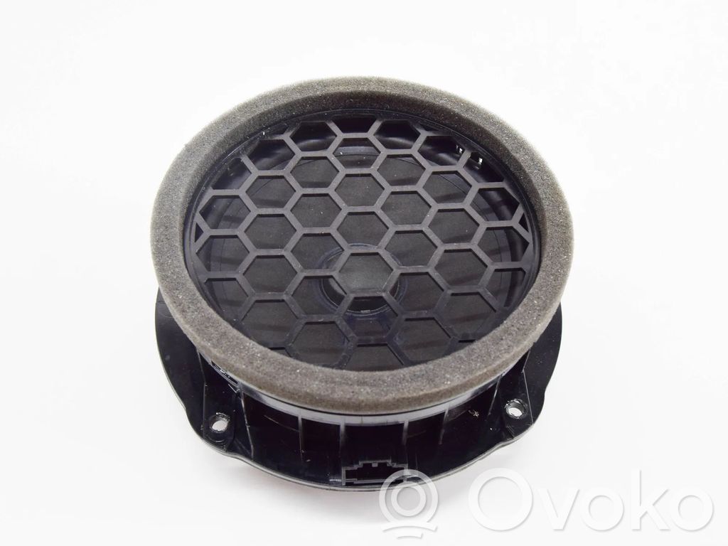 Skoda Kamiq Altavoz de la puerta delantera 