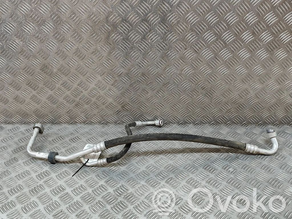BMW i3 Ilmastointilaitteen putki (A/C) 