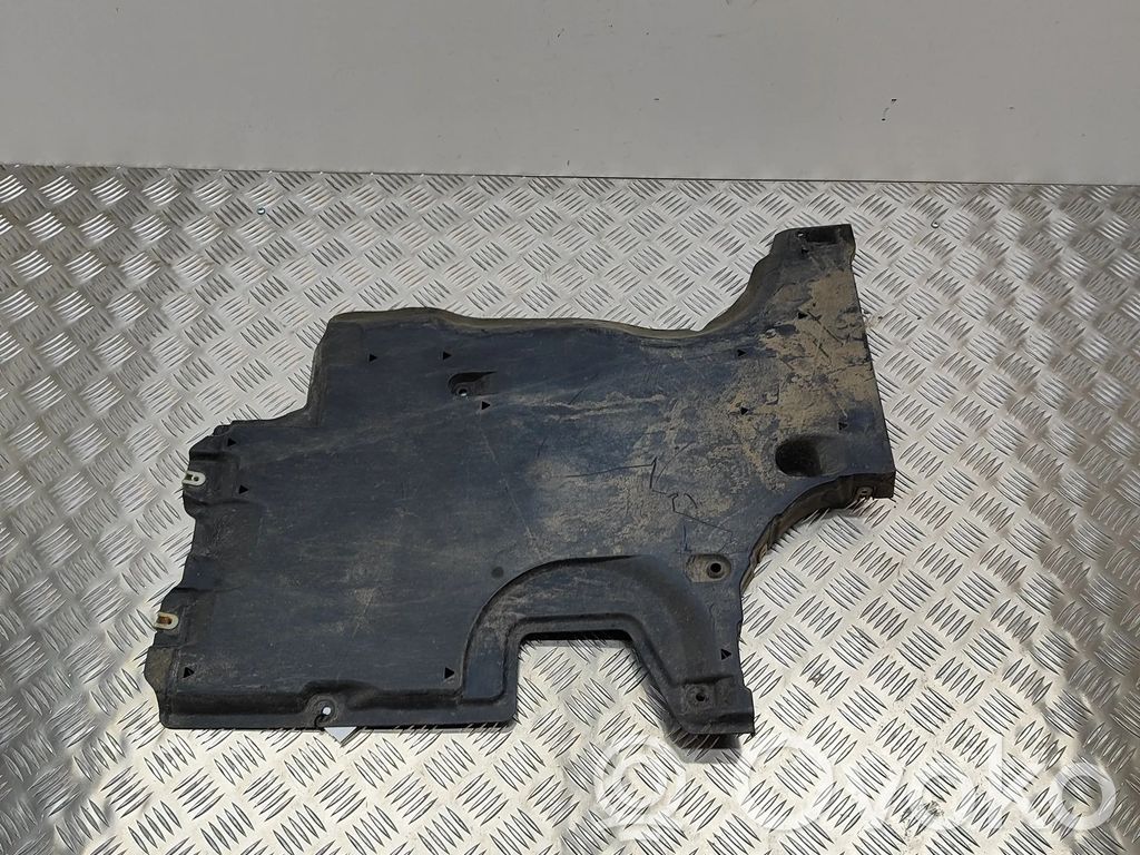 BMW 5 G30 G31 G38 Osłona boczna podwozia 