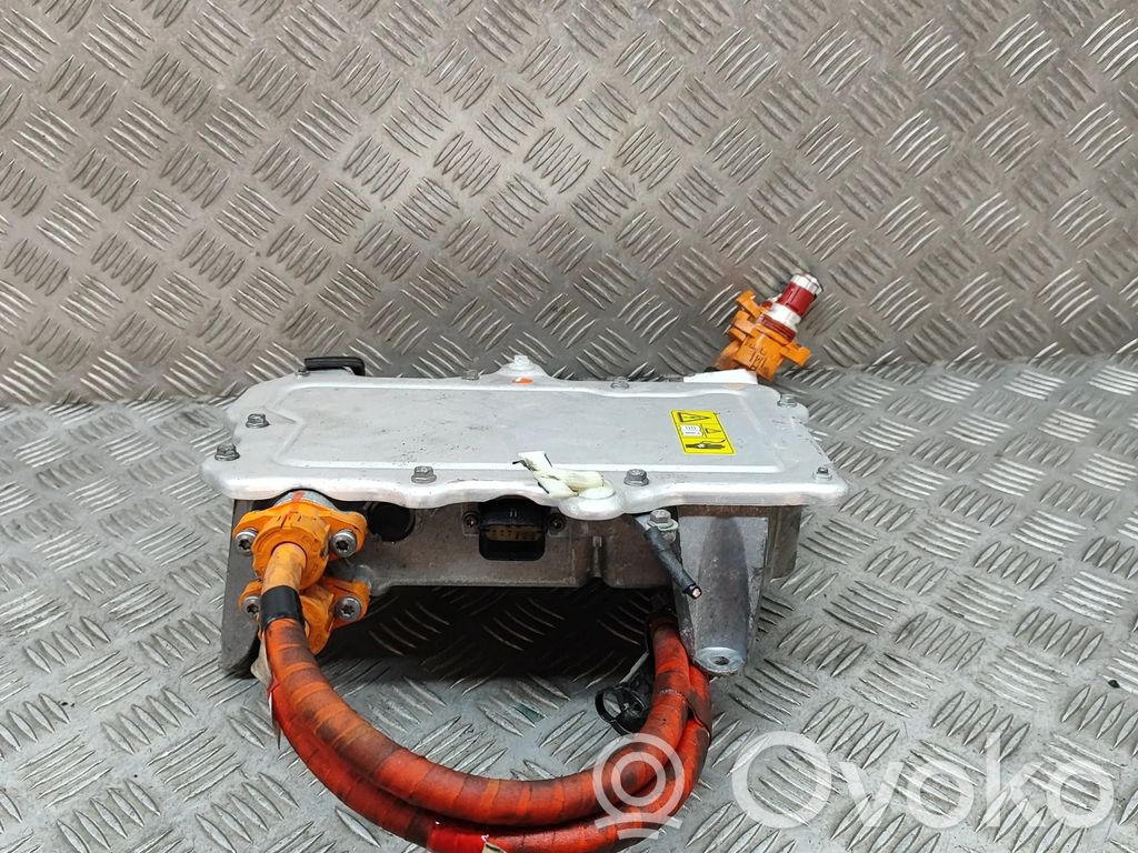 Inversor/convertidor de voltaje   104967800G