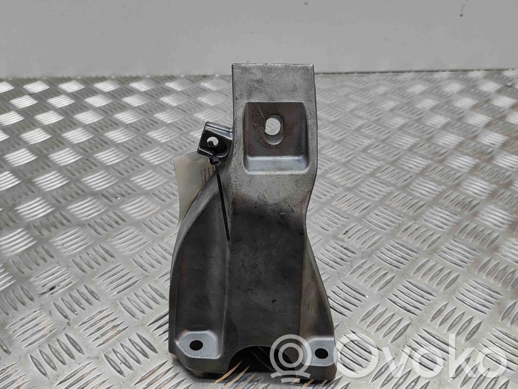 BMW X5M F85 Engine mounting bracket 