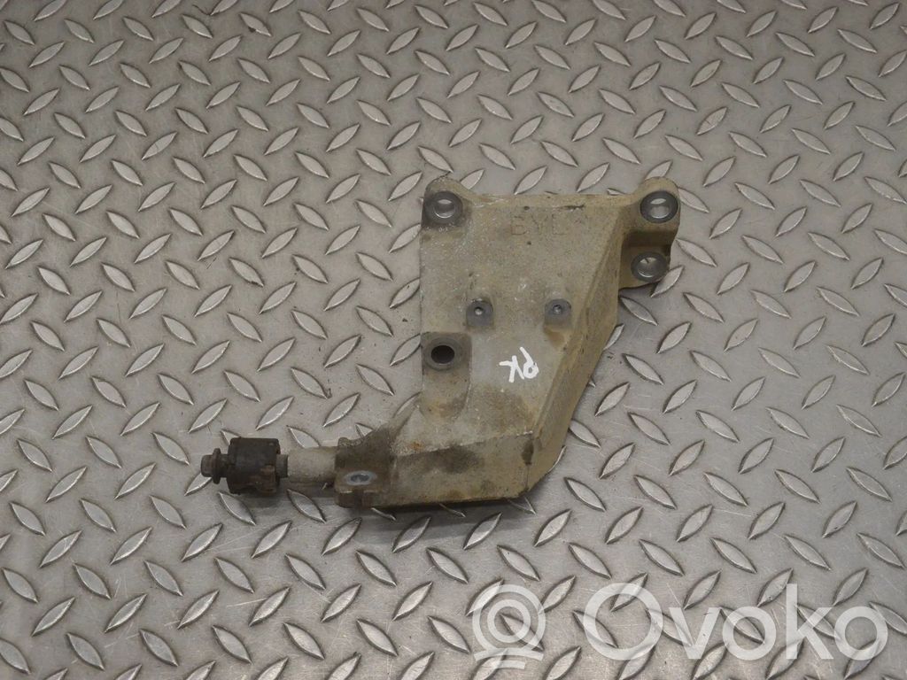 BMW 5 F10 F11 Engine mounting bracket 