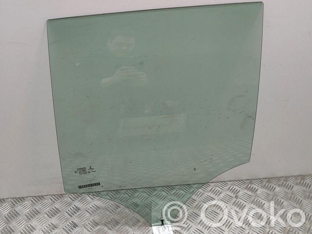 Volvo XC40 Takaoven ikkunalasi 