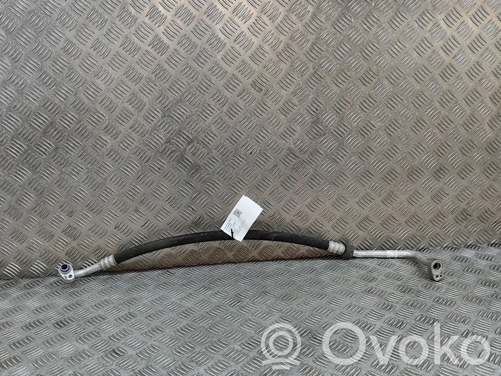 BMW i3 Ilmastointilaitteen putki (A/C) 