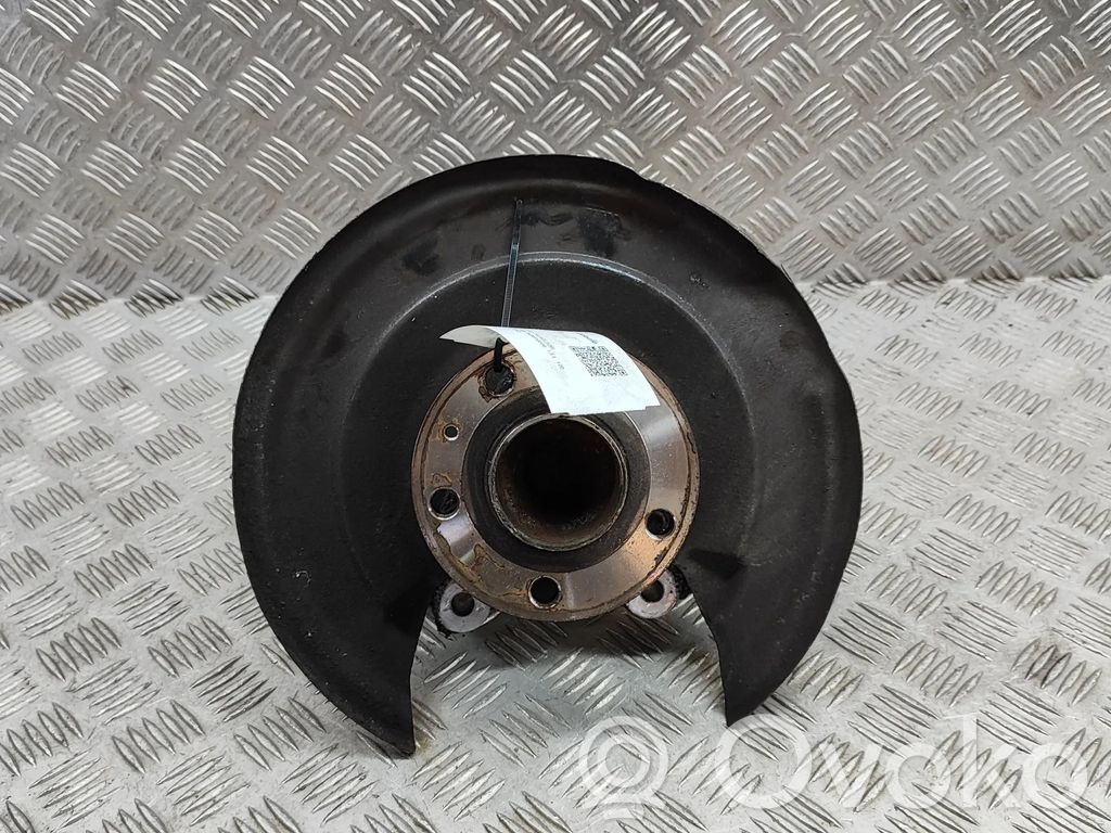Volvo XC40 Cubo de rueda trasera 