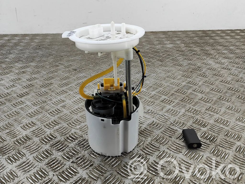 Volvo XC40 Bomba interna de combustible 
