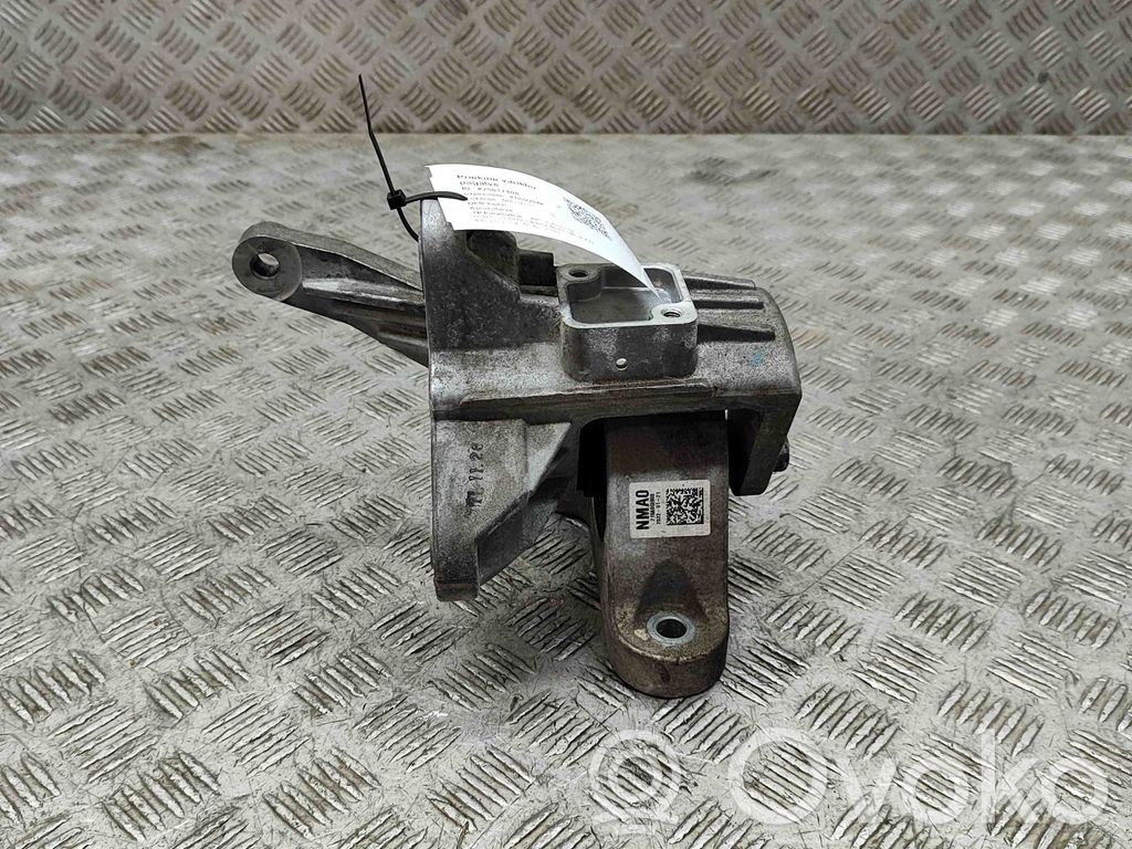 Engine mount bracket   218A0GI000