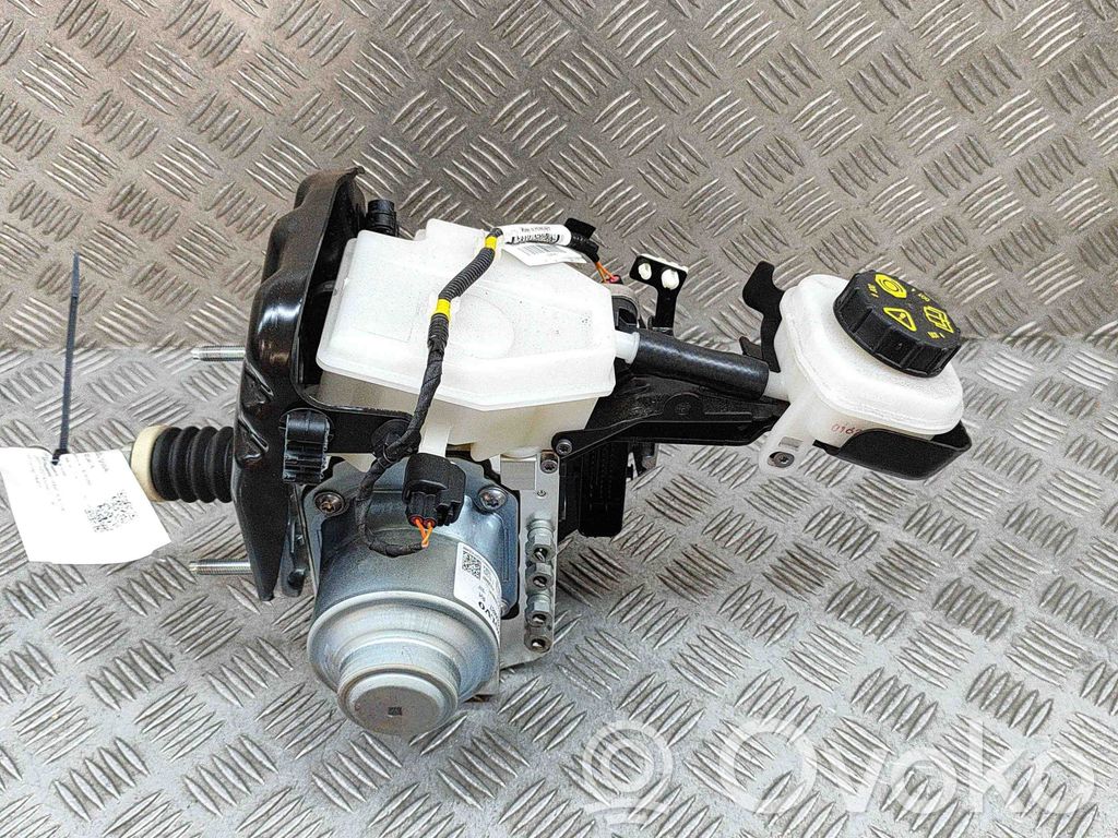 Volvo XC40 Wspomaganie hamulca 