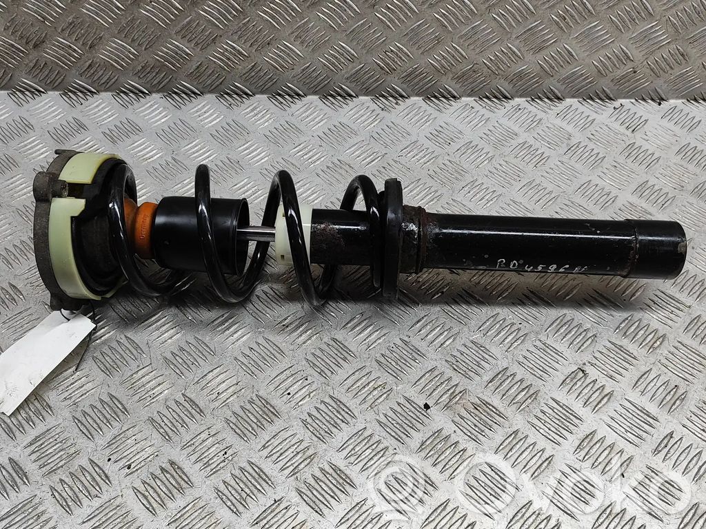 Audi A4 S4 B9 8W Etuiskunvaimennin 
