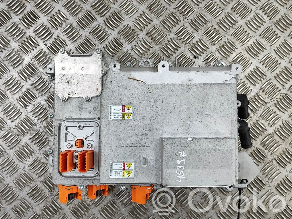 Polestar 2 Inversor/convertidor de voltaje 