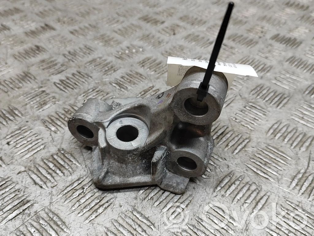 BMW iX Engine mounting bracket 