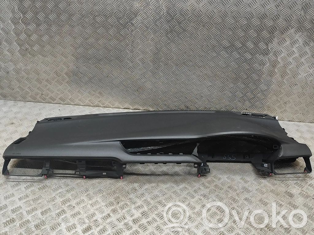 Toyota Avensis T270 Deska rozdzielcza 