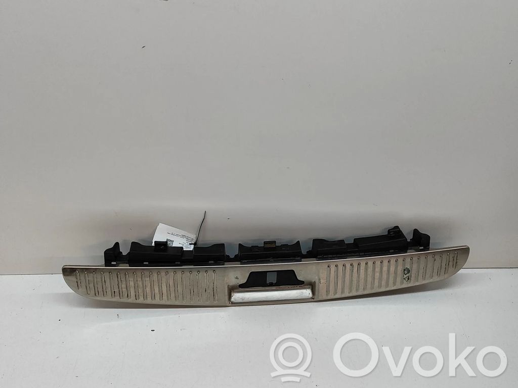 Osłona pasa bagażnika   JK52406A64A