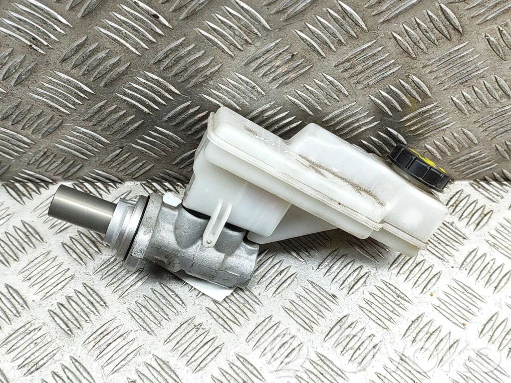 Główny cylinder hamulca   1EC611301