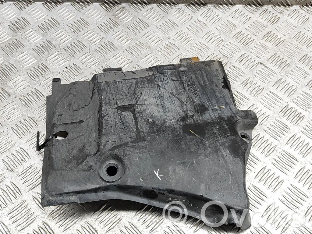 Protección inferior lateral   8W0825201