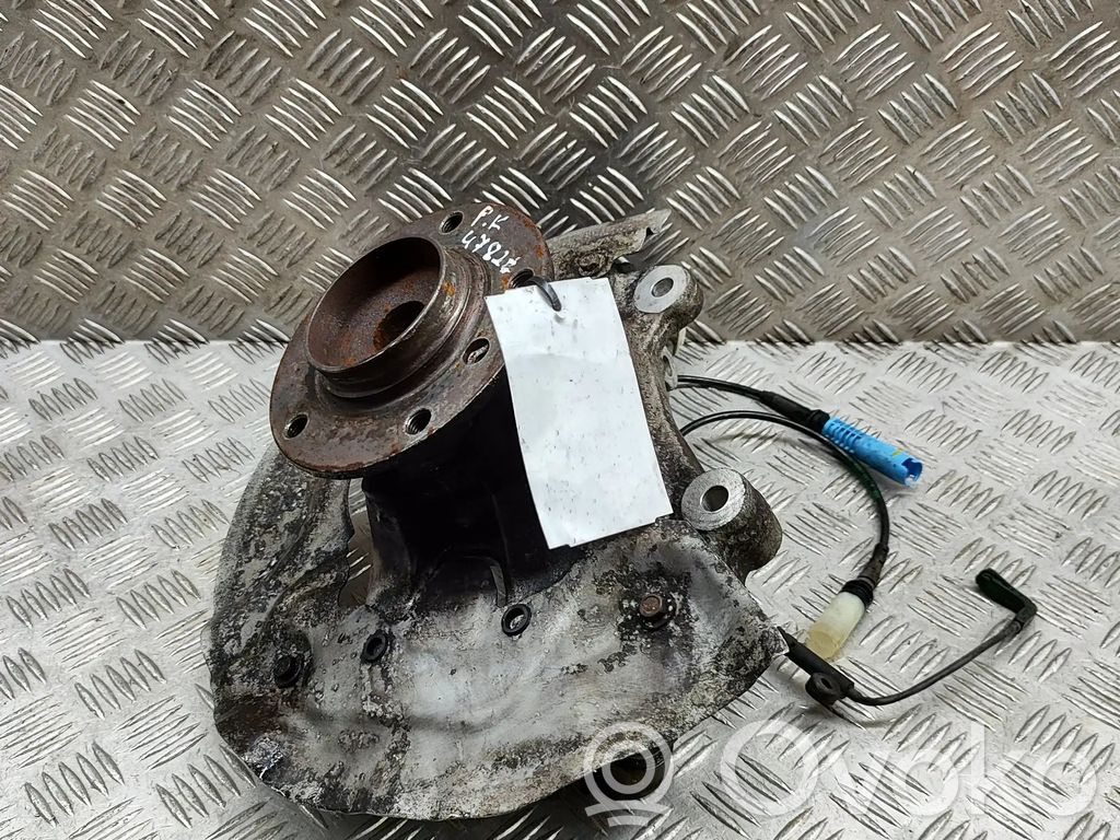 Cubo de rueda delantera   6762017